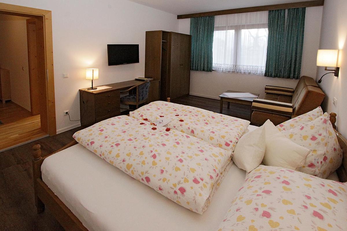 Gästehaus Steinerhof Nikolsdorf Zimmer foto